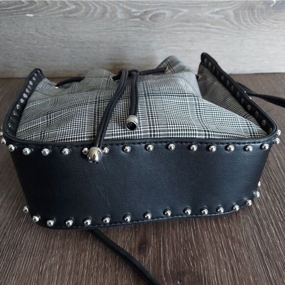 ALDO Synthetic Neverland Plaid Cinch Crossbody Bag - Picture 6 of 9